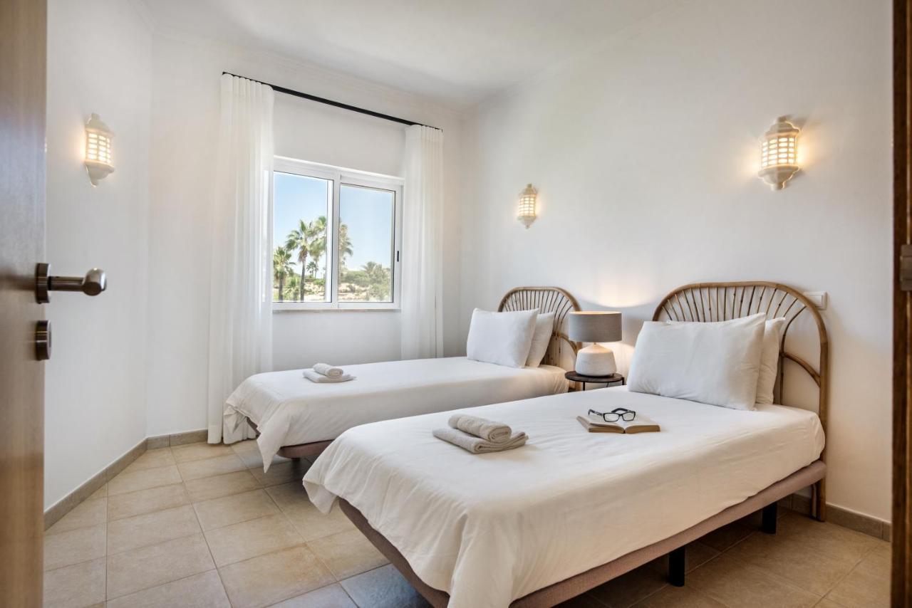 Beautiful Two Bedroom Apartment With Roof Terrace Carvoeiro  Exterior foto